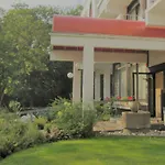 Reichels Parkhotel فندق باد فيندشايم
