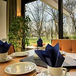 Reichels Parkhotel فندق باد فيندشايم